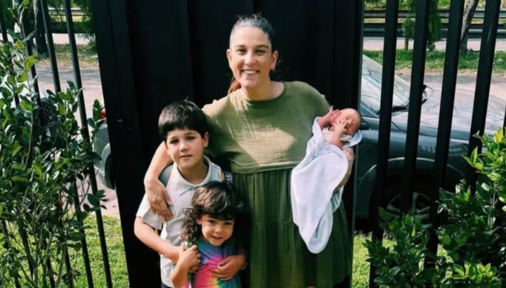 Juana Repetto mostró cómo quedó la cicatriz de la cesárea de su tercer hijo