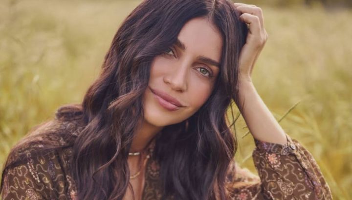 Zaira Nara impone el look Sock Styling: la tendencia elegante para una combinación que da qué hablar 