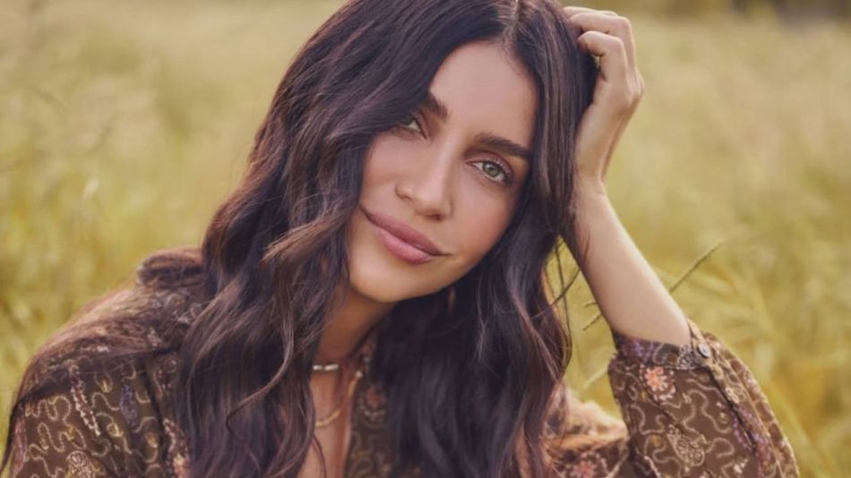 Zaira Nara impone el look Sock Styling: la tendencia elegante para una combinación que da qué hablar 