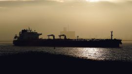 El petróleo Brent superó los US$ 110 mientras nuevos ataques en Ormuz ponen en riesgo el transporte marítimo