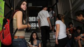 El 70% de los jóvenes argentinos muestra desapego hacia la política, según un informe de la UBA