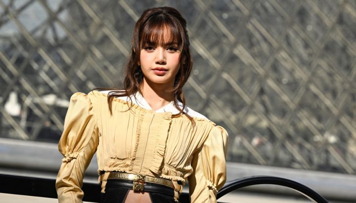 Lisa de BLACKPINK se roba la atención en el desfile de Louis Vuitton en el Louvre