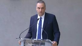 Manuel Adorni cerró el Argentina Week en Nueva York y respondió a las críticas por el viaje de su esposa