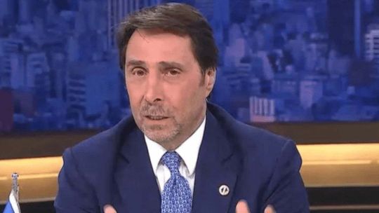 Eduardo Feinmann prendió fuego a un profesor que dijo que "Milei es racista"