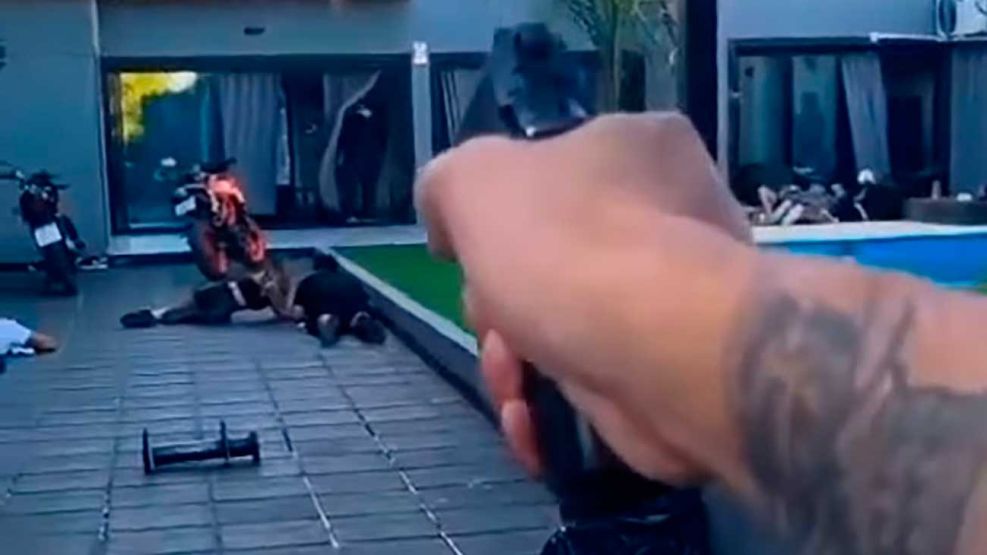 Tiroteo y muerte en una pool party 11032026