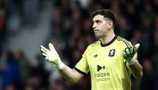 Dibu Martínez en Lille