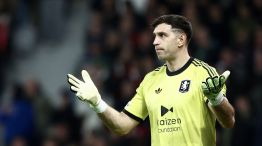 Dibu Martínez en Lille