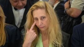 Karina empujó a periodistas en Chile por el "acoso" a Milei