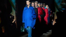 Abrigos escultóricos, tweed renovado y minimalismo: las tendencias del invierno según Paris Fashion Week