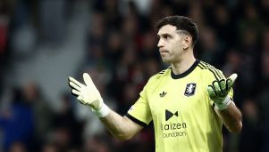 Dibu Martínez en Lille