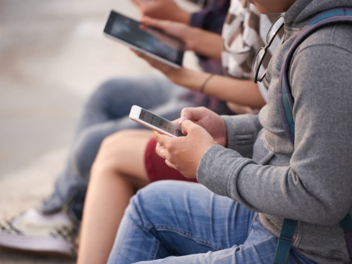 ¿Qué nos pasa con lo que está pasando?: prohibir celular