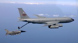 Avión cisterna KC-135 estadounidense