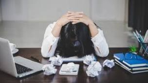 Casi la mitad de los argentinos vive en hogares con "estrés económico".