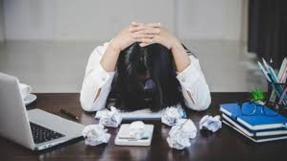 Casi la mitad de los argentinos vive en hogares con "estrés económico".