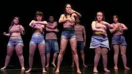 "Pulsión de un cuerpo habitado" reúne a intérpretes con discapacidad en una creación coreográfica que indaga en el deseo, la identidad y la libertad, y se inscribe en el creciente impulso del arte inclusivo.