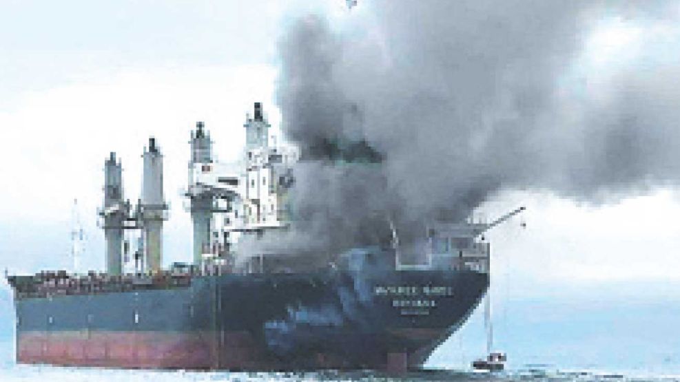 15_03_2026_buque_incendio_ormuz_afp_g