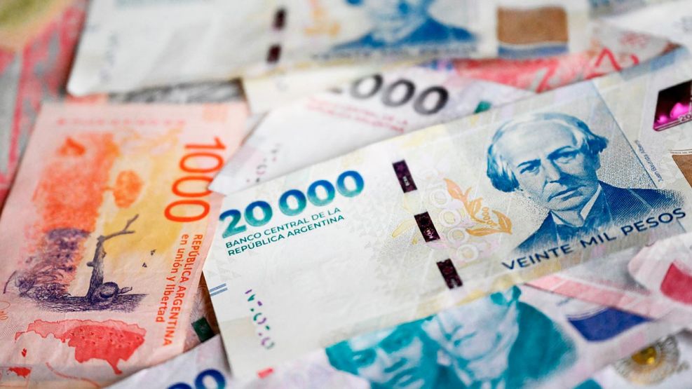 150326_pesos_argentino_afp_g