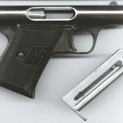 Cuando la Argentina fabricaba armas civiles.