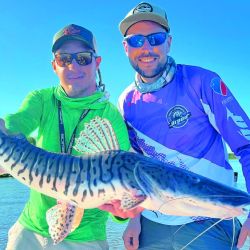 A la caza del lomo plateado en revista Weekend de abril.