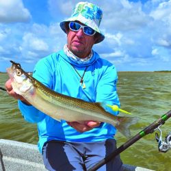 A la caza del lomo plateado en revista Weekend de abril.