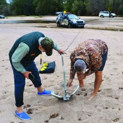 A la caza del lomo plateado en revista Weekend de abril.