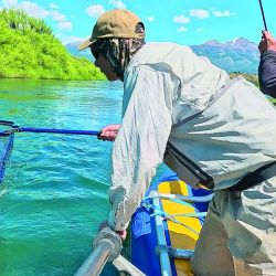 Laguna Larga y río Grande, en Chubut, dos àmbitos para la pesca.  