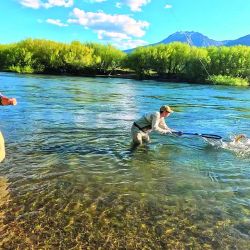 Laguna Larga y río Grande, en Chubut, dos àmbitos para la pesca.  
