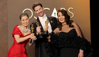 (De izquierda a derecha) Maggie Kang, Chris Appelhans y Michelle L.M. Wong