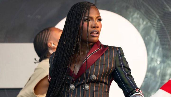 El preocupante motivo por el que Doechii interrumpió su show en Lollapalooza 2026