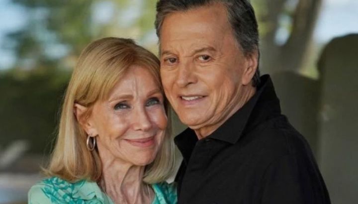 Palito Ortega y Evangelina Salazar mostraron el homenaje a su primera casa