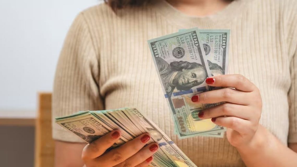 Vuelven los créditos hipotecarios en dólares: quiénes podrán acceder y qué riesgos implican