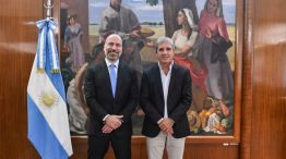 Luis Caputo junto a directivos de Uber 17032026