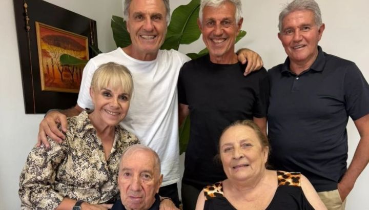 Así fue el íntimo festejo del cumpleaños número 88 de Carlos Bilardo con Claudia Villafañe presente