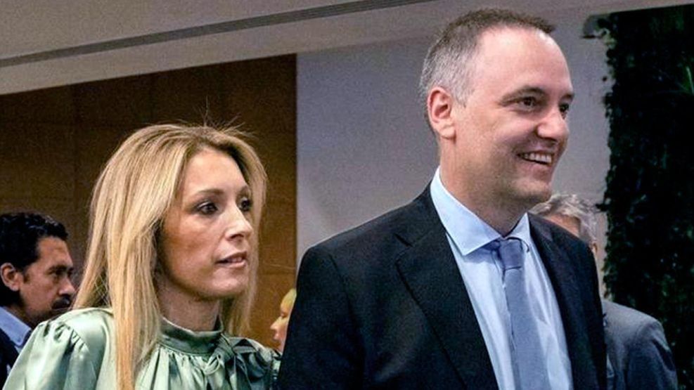 Manuel Adorni y Bettina Angeletti