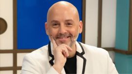 José María Muscari mostró cómo quedó su nueva casa: doble living, velas gigantes y más plantas de las necesarias