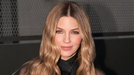 Marcela Kloosterboer deslumbró con una uniprenda versátil para un look urbano y sofisticado