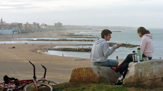 Clima en Mar del Plata: fuertes vientos y lluvias aisladas marcarán el Día del Trabajador