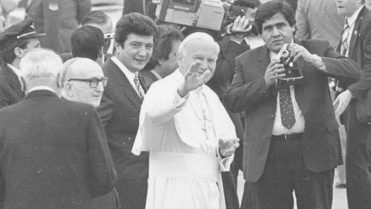 El histórico viaje del Papa Juan Pablo II para llevar consuelo a una Argentina herida por la Guerra de Malvinas