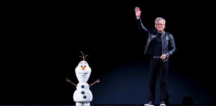 El director ejecutivo de Nvidia, Jensen Huang, estuvo acompañado en el escenario por un robot animatrónico de Disney durante su discurso de apertura en la conferencia anual de desarrolladores GTC de la compañía, celebrada en el SAP Center de San José, California.