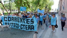 Paro docente en Corrientes: el Gobierno aplicó la nueva Ley Laboral y los gremios levantaron la medida