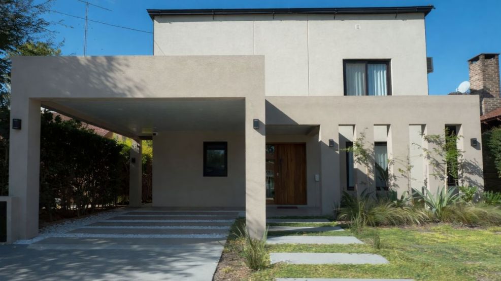 La casa que le atribuyen a Manuel Adorni en el Country Indio Cuá Golf Club ubicado en Exaltación de la Cruz