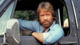 Murió Chuck Norris: una estrella de cine muy demandada por la industria automotriz