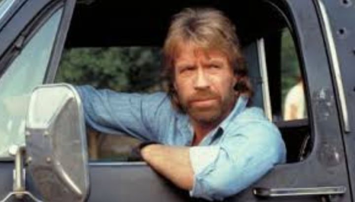 Murió Chuck Norris: una estrella de cine muy demandada por la industria automotriz