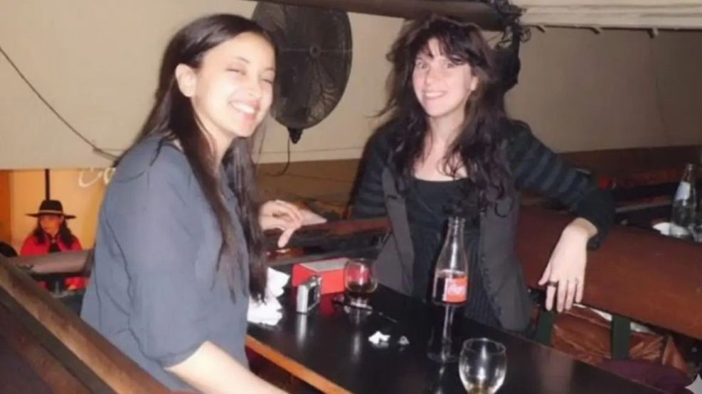 Las turistas francesas Cassandre Bouvier y Houria Mounmi