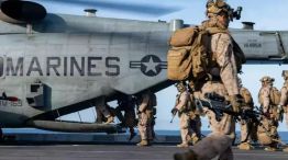 Marines partiendo rumbo a Medio Oriente, postal en bases de Estados Unidos.