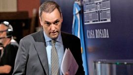 Adorni acorralado entre la negación de Karina Milei y la bronca de Marcelo Grandio