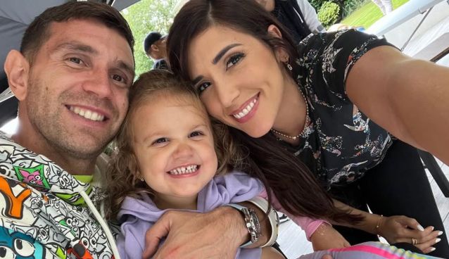 Dibu Martínez, Ava y Mandinha