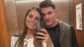 Así es la casa de Julián Álvarez y Emilia Ferrero: cocina quirúrgica, jardín de doble altura y salón de juegos privado