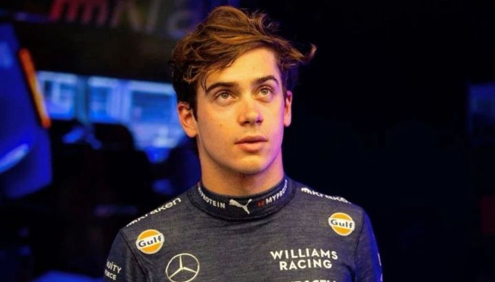 Así es la casa de Franco Colapinto en Argentina: diseño de planta abierta y con simulador de Fórmula 1 en su habitación