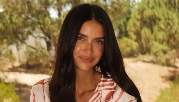 Adiós a los ventanales tradicionales, Zaira Nara impone en su casa la tendencia del minimalismo orgánico curvo